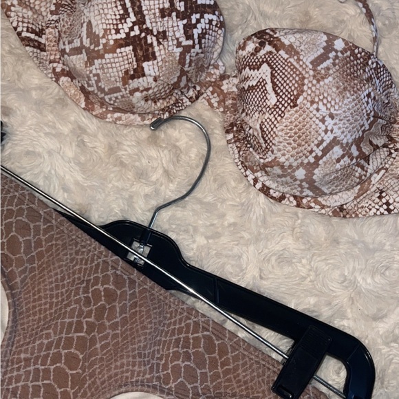 Women’s two piece swimsuit - Picture 3 of 3